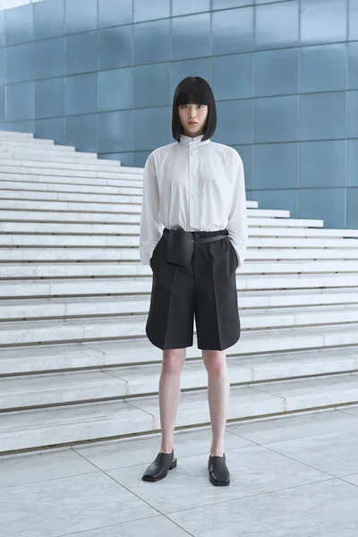 Look 16